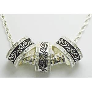 Western Edge Jewelry 3 Ring Filigree Crystal Necklace