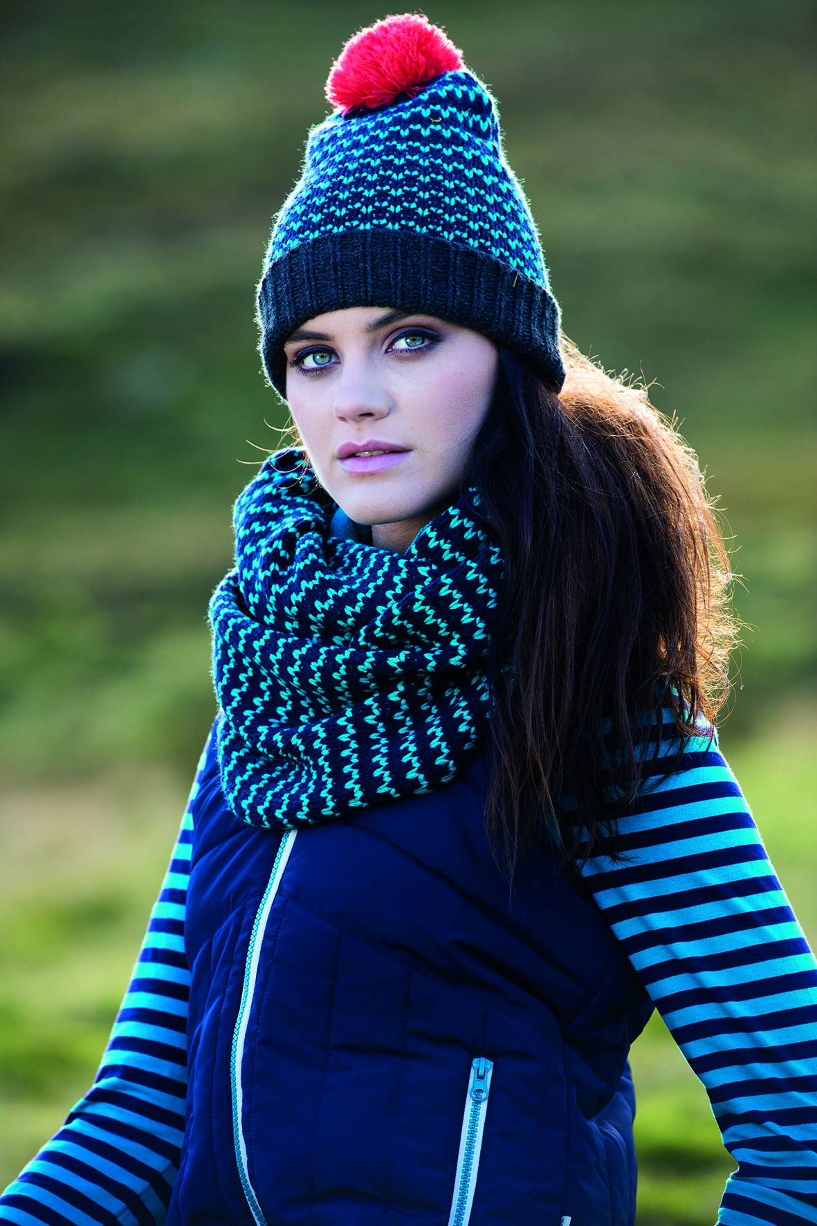 ladies bobble hat and scarf set