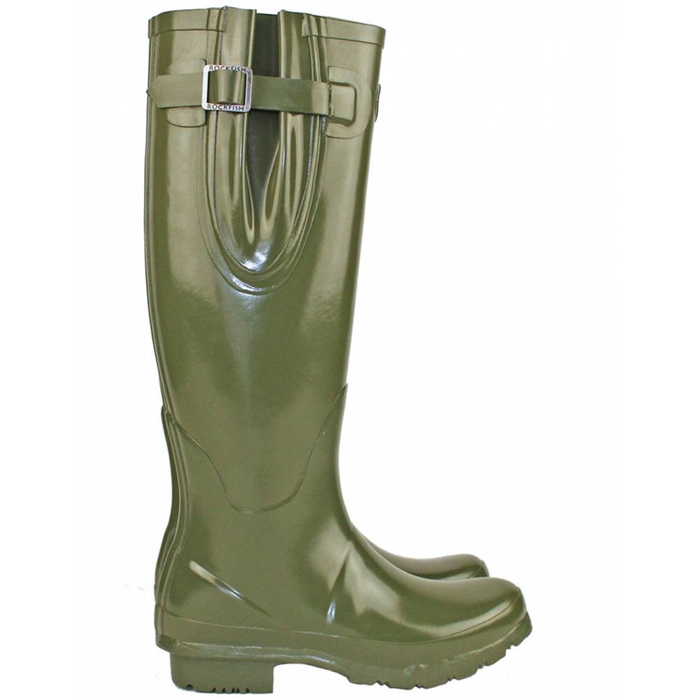 brown glossy boots