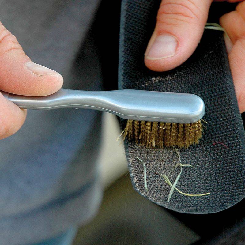 Cashel VELCRO Brand Closure Cleaning Brush